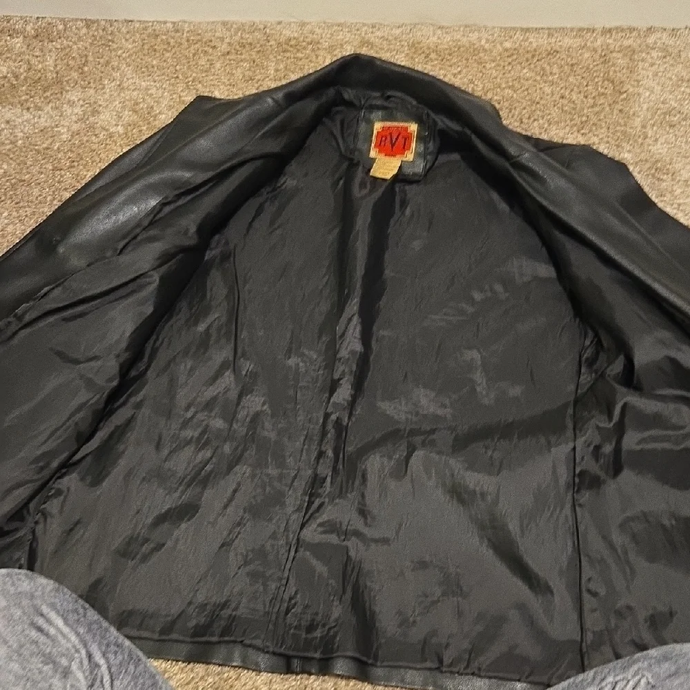 RVT Classic Jacket - Picture 3 of 5